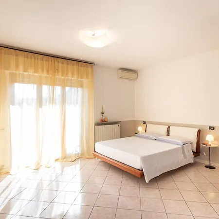 Apartament Ampio Monolocale Con Piscina *