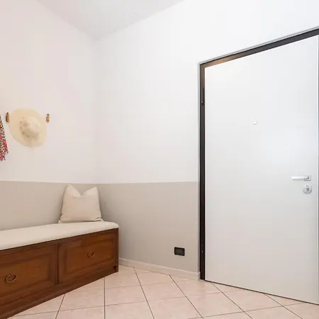 Ampio Monolocale Con Piscina