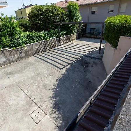 Ampio Monolocale Con Piscina